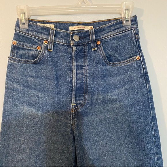 Levi's Premium Ribcage Straight Jeans in Size 25 - Picture 6 of 15